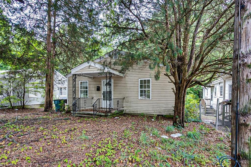 307 Winston Street Property Photo 5