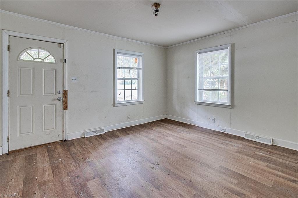 307 Winston Street Property Photo 6