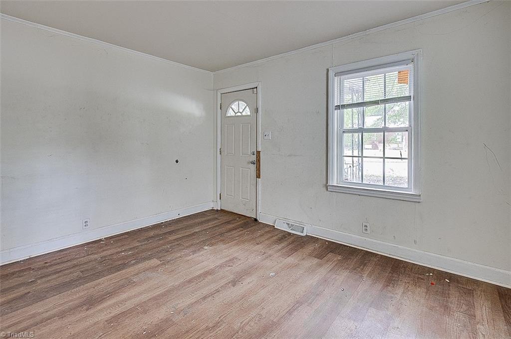 307 Winston Street Property Photo 7