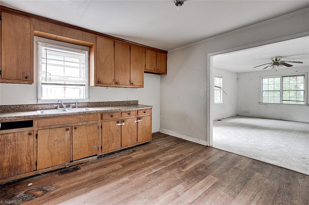 307 Winston Street Property Photo 10