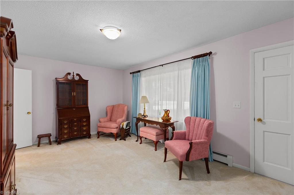 3323 Rockford Road Property Photo 8