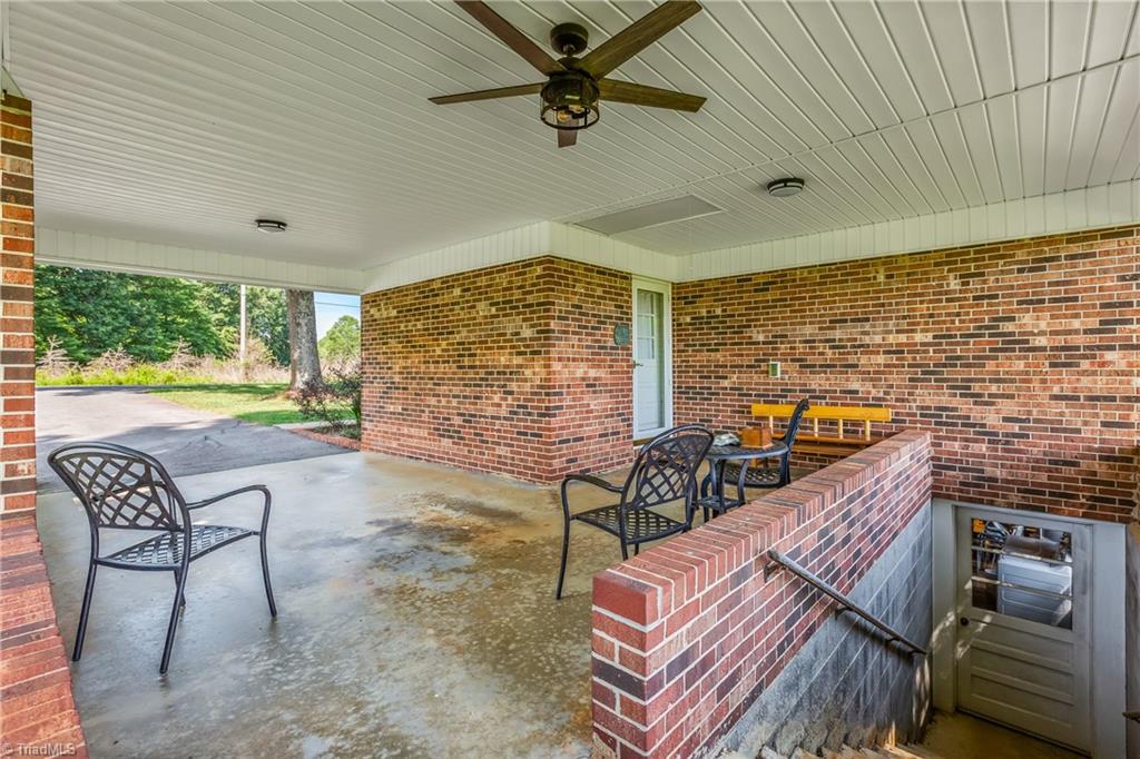 3323 Rockford Road Property Photo 26