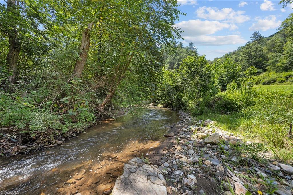 1296 Sheets Gap Road Property Photo 1