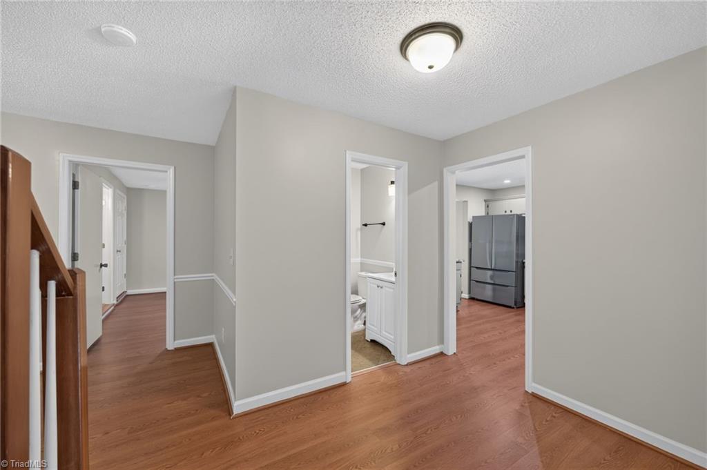 515 E Willowbrook Drive Property Photo 3