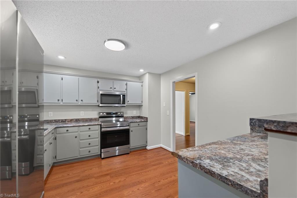 515 E Willowbrook Drive Property Photo 8