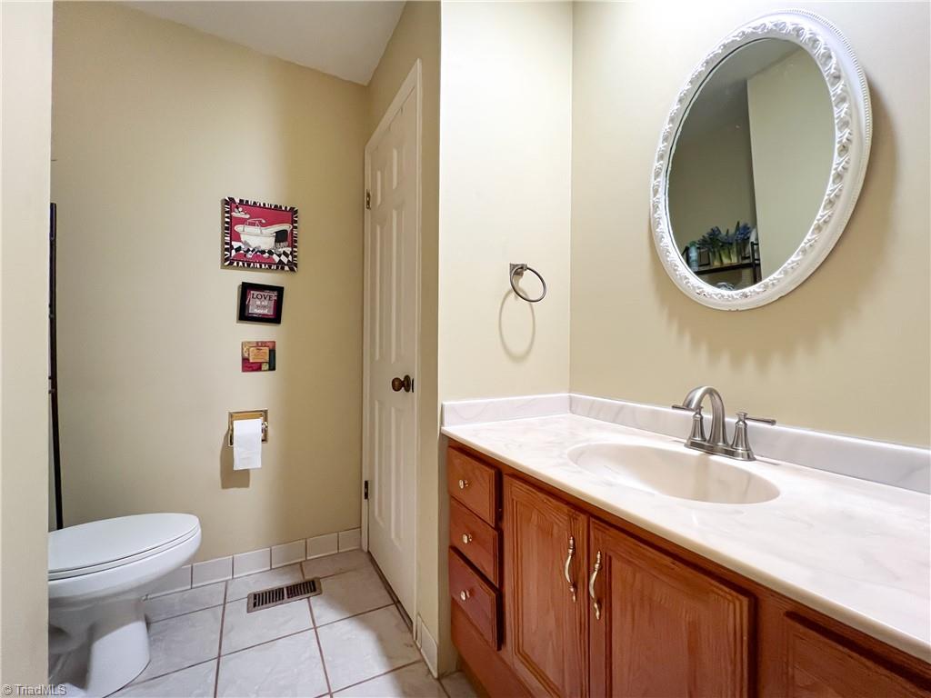4205 Gardenspring Drive Property Photo 8
