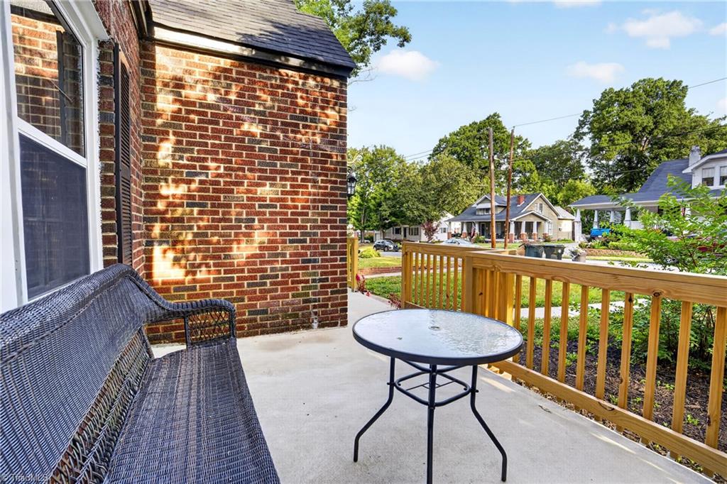 405 Spring Street Property Photo 3