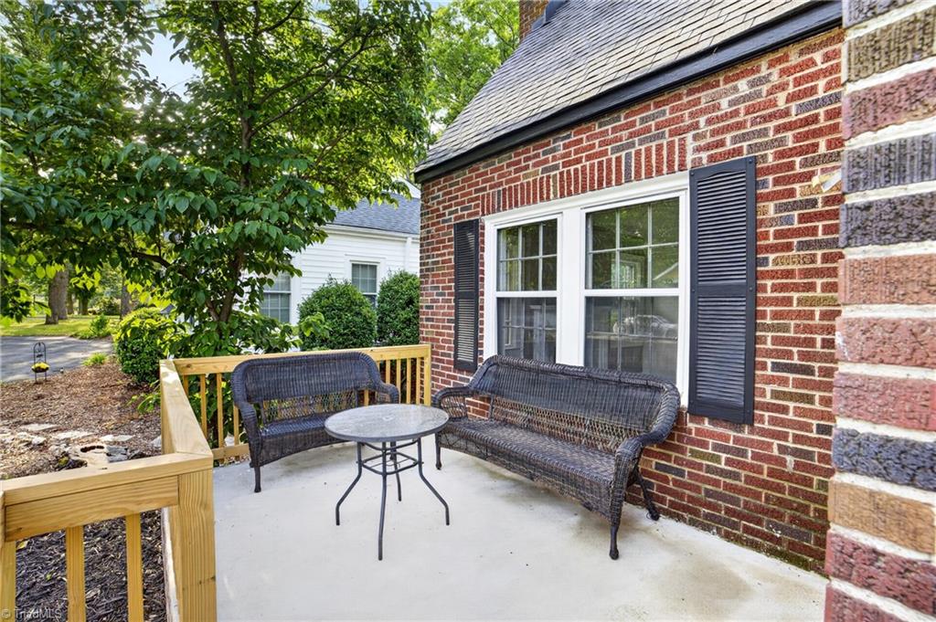 405 Spring Street Property Photo 4