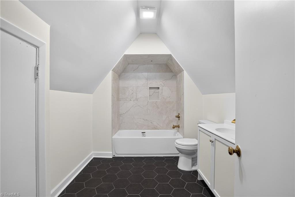 405 Spring Street Property Photo 30