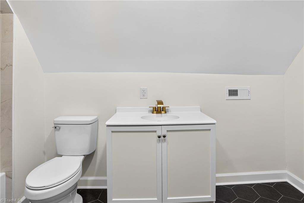 405 Spring Street Property Photo 31