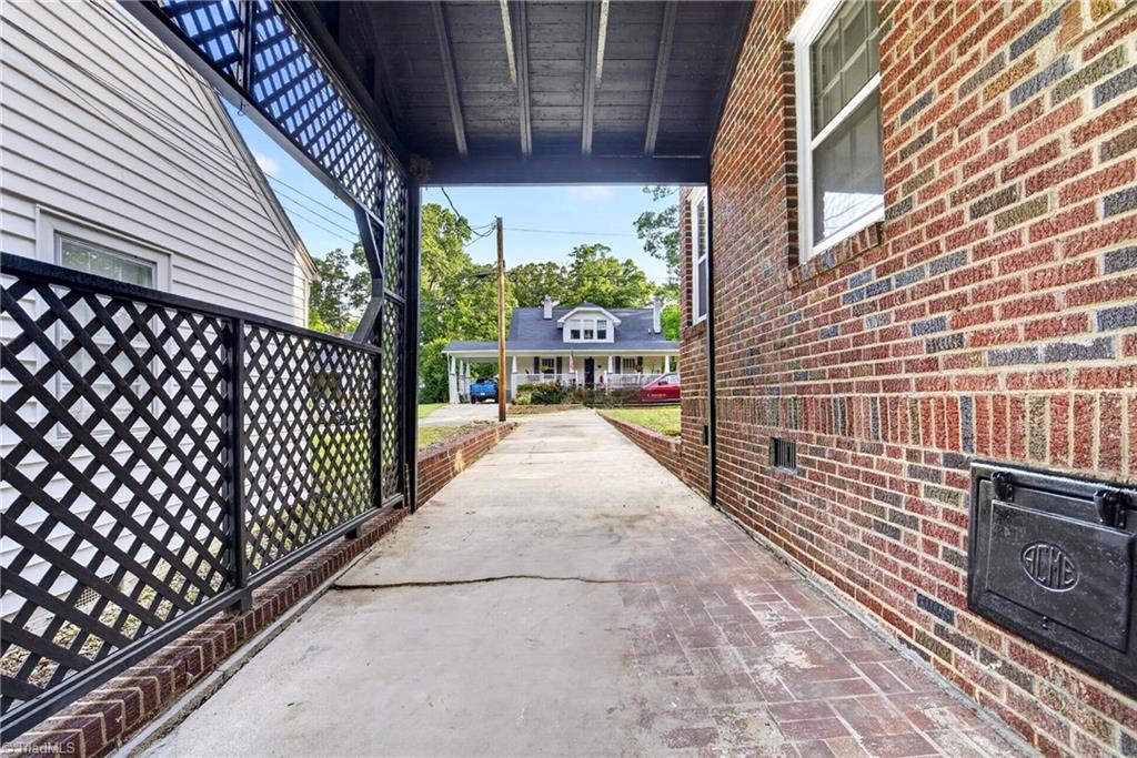 405 Spring Street Property Photo 33