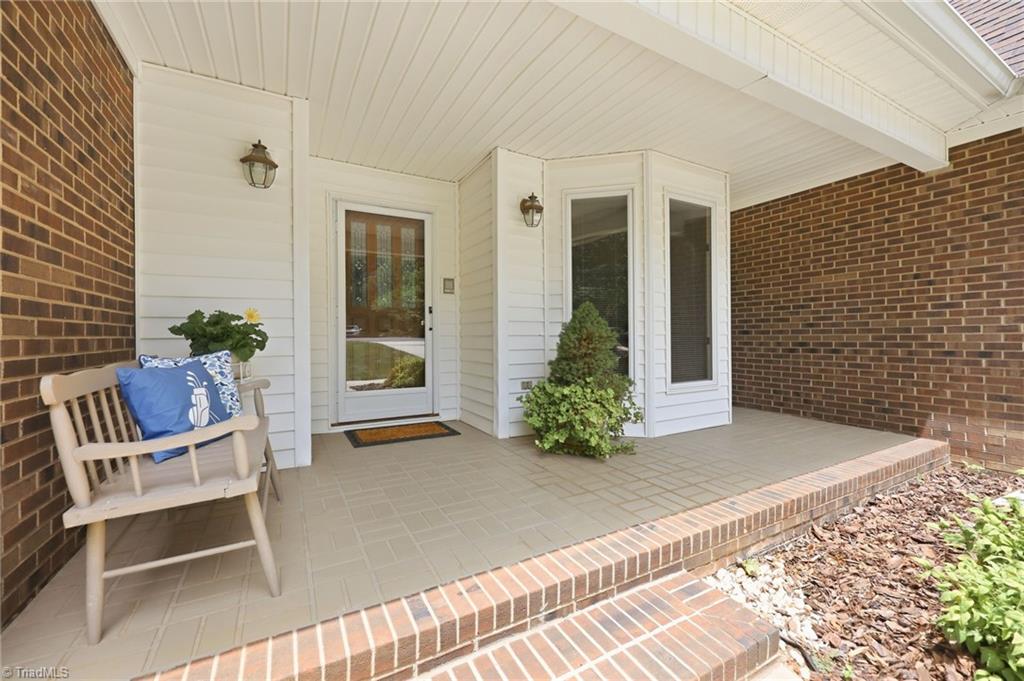 561 Mason Knoll Drive Property Photo 6