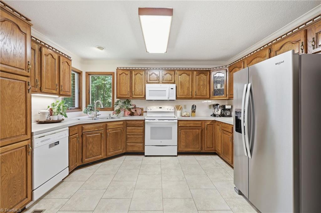561 Mason Knoll Drive Property Photo 15