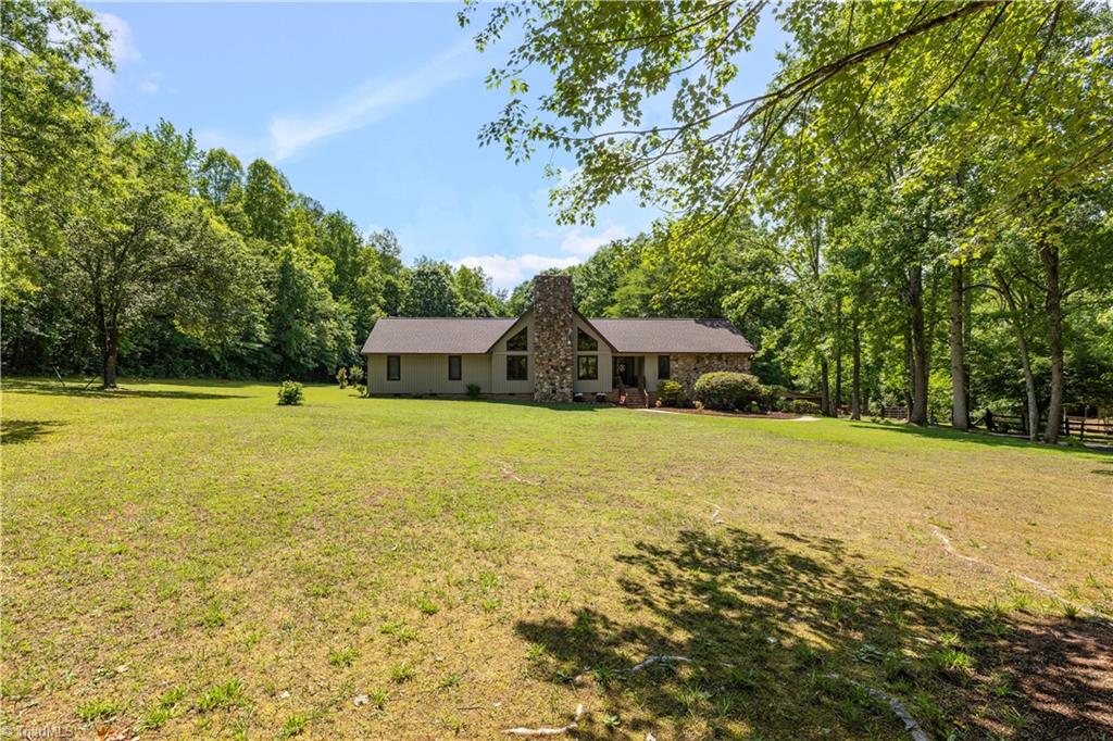 3505 Ivey Lane Property Photo 2