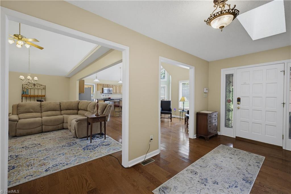3505 Ivey Lane Property Photo 6