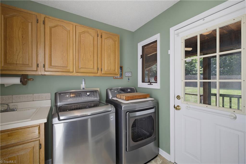 3505 Ivey Lane Property Photo 14