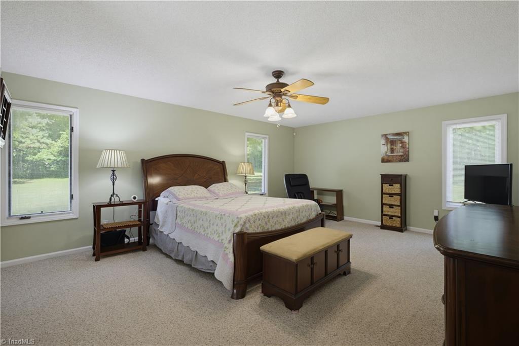 3505 Ivey Lane Property Photo 16