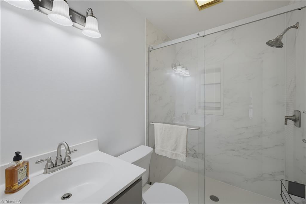 3505 Ivey Lane Property Photo 21