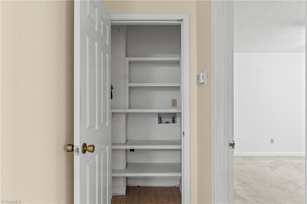 3663 Heathrow Drive Property Photo 14
