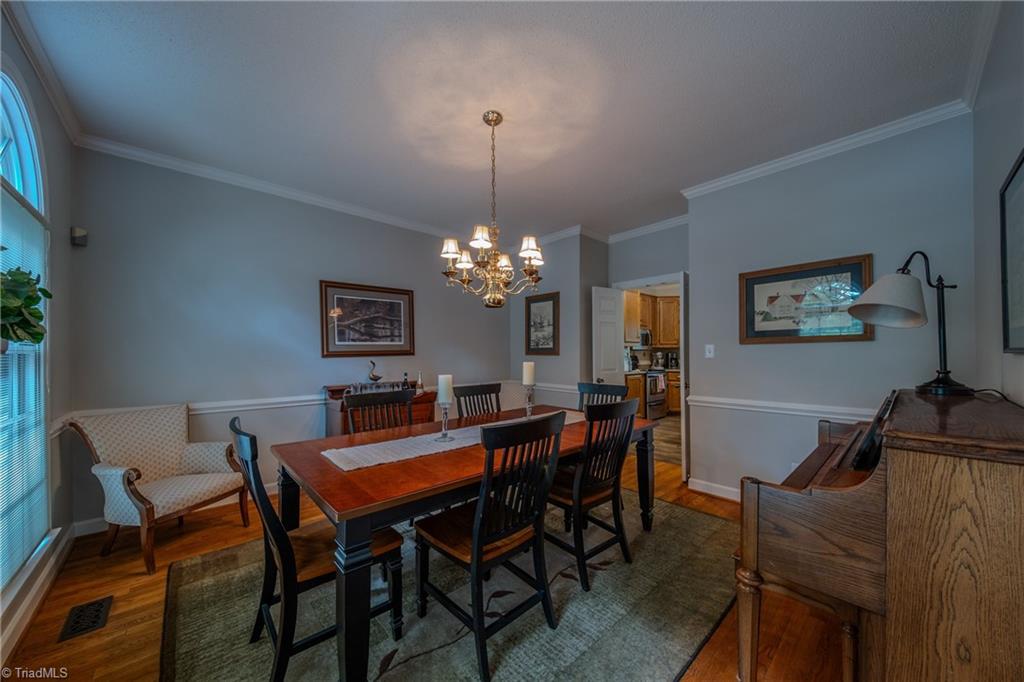 2448 Glen Cove Way Property Photo 4