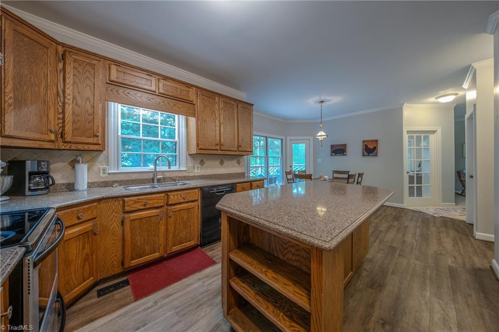 2448 Glen Cove Way Property Photo 7