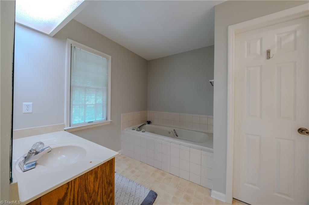 2448 Glen Cove Way Property Photo 30