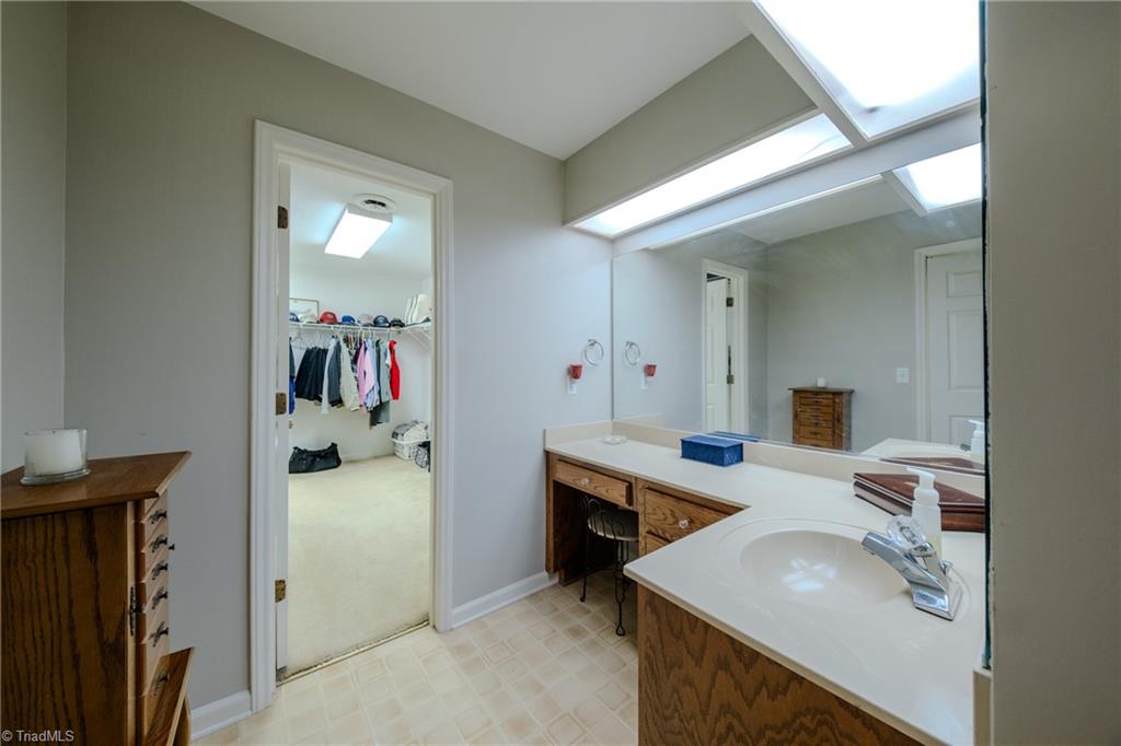 2448 Glen Cove Way Property Photo 32