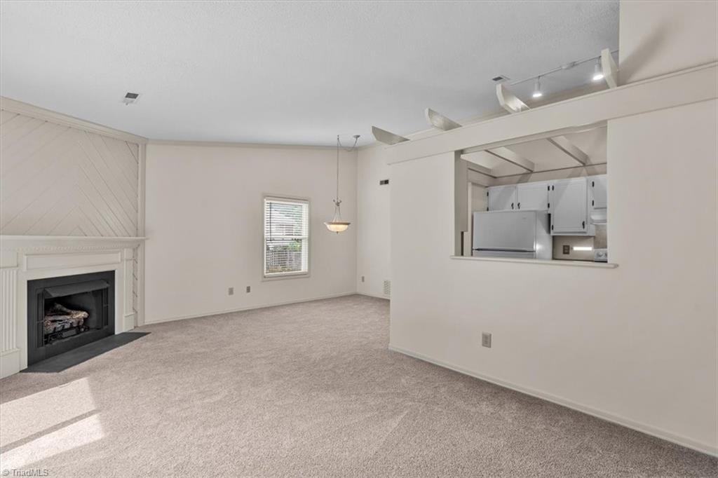 2645 Cottage Place Property Photo 4