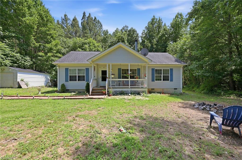 212 Lakeview Drive Property Photo 1