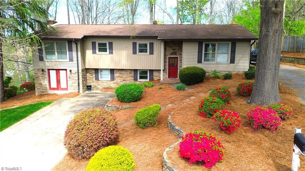1524 Holly Circle Property Photo 1