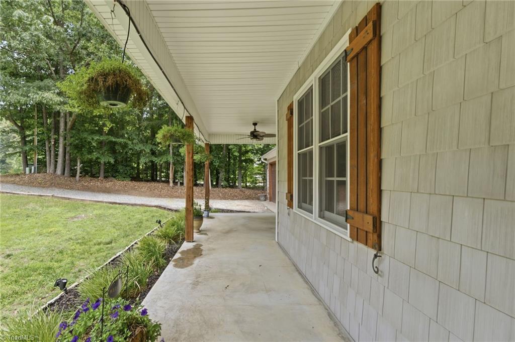 376 Staplewood Road Property Photo 5