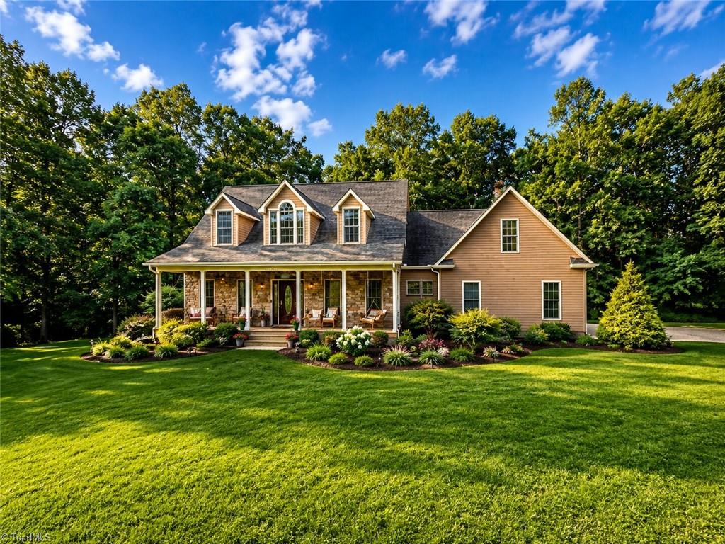 6916 Harvest Glen Drive Property Photo 1