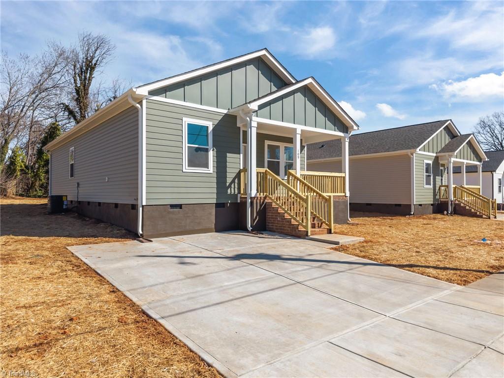109 E Earnhardt Street Property Photo 3