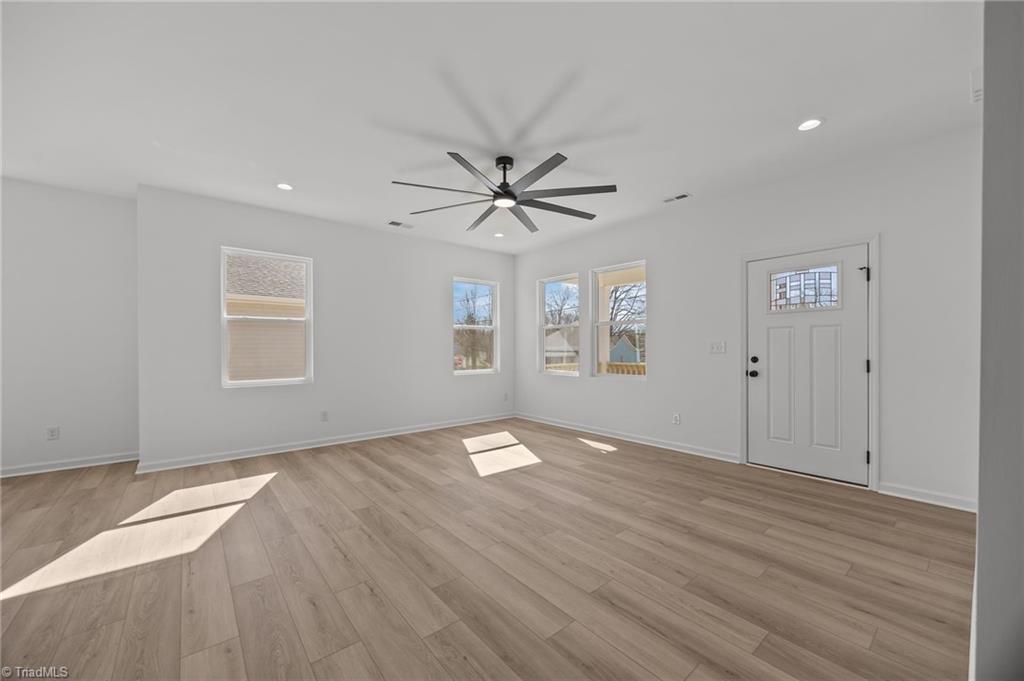 109 E Earnhardt Street Property Photo 8