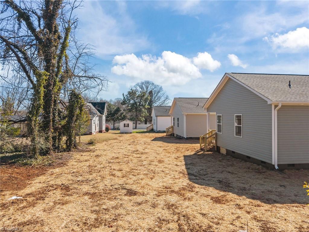 109 E Earnhardt Street Property Photo 32