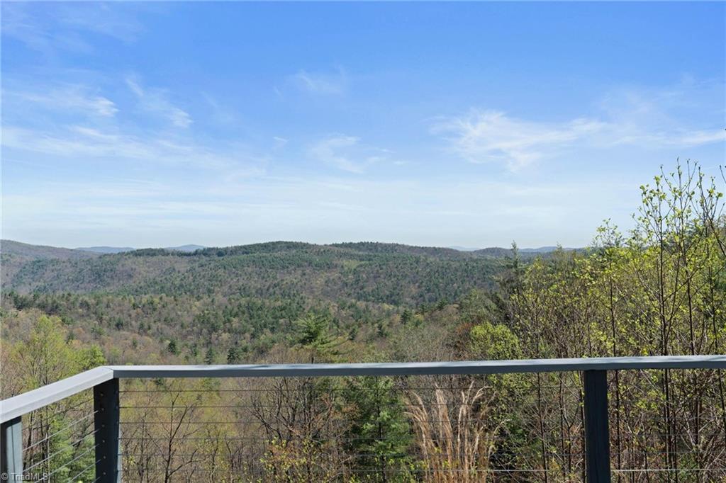 3086 Summit Road Property Photo 3