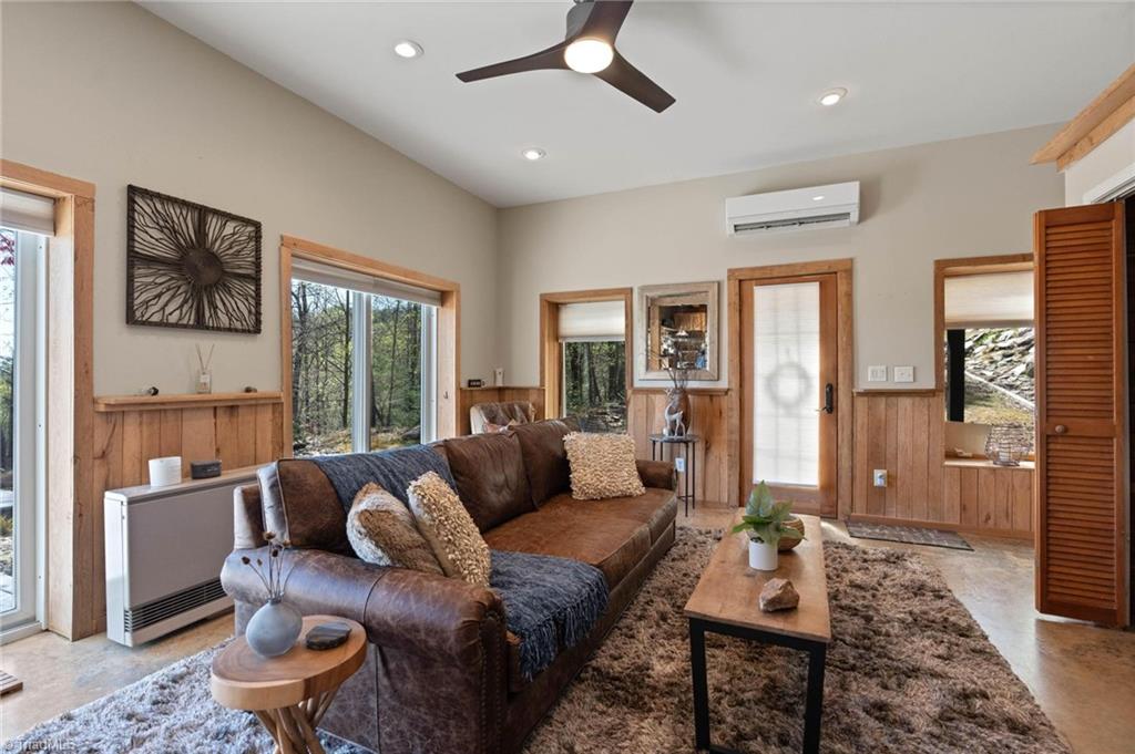 3086 Summit Road Property Photo 11