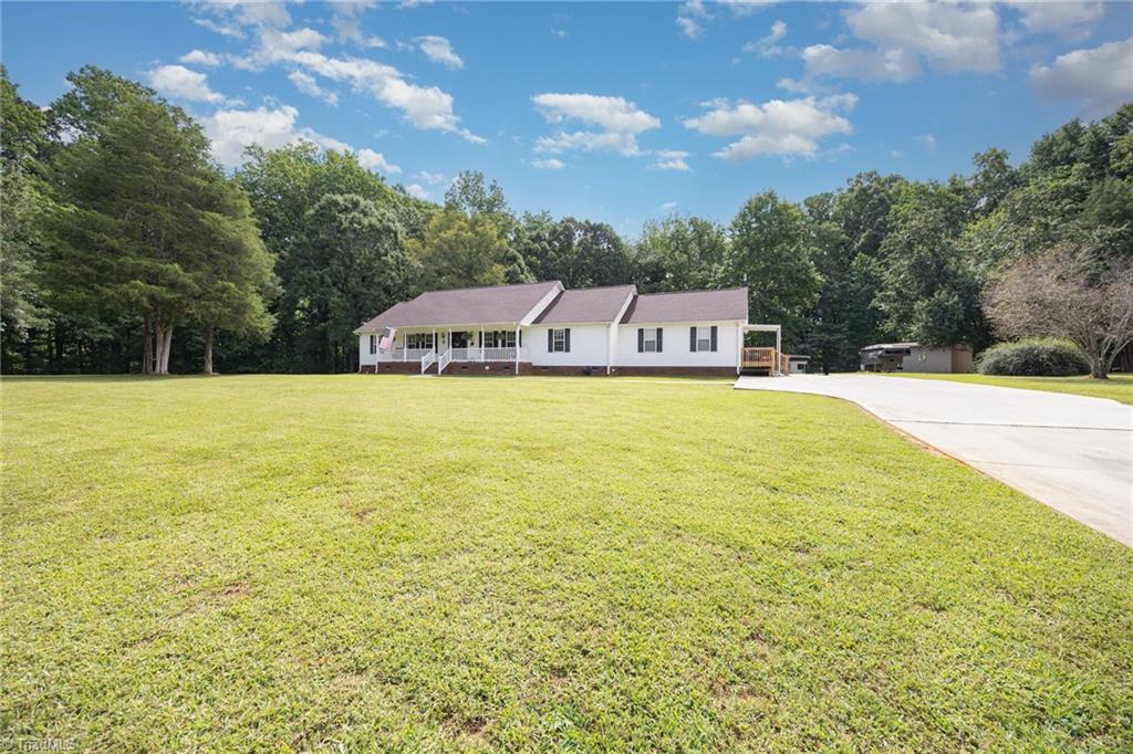 715 Candlewick Drive Property Photo 3