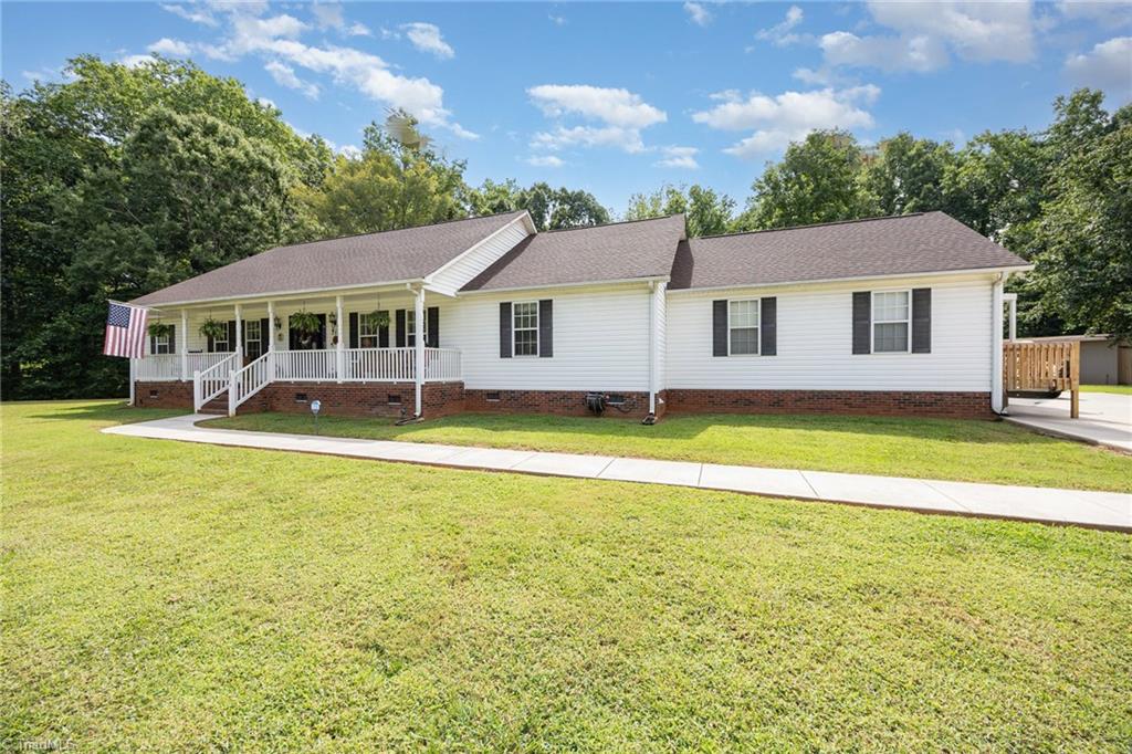 715 Candlewick Drive Property Photo 4