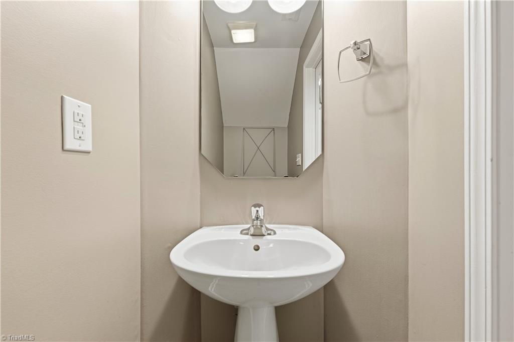 6 Cobble Lane Property Photo 15