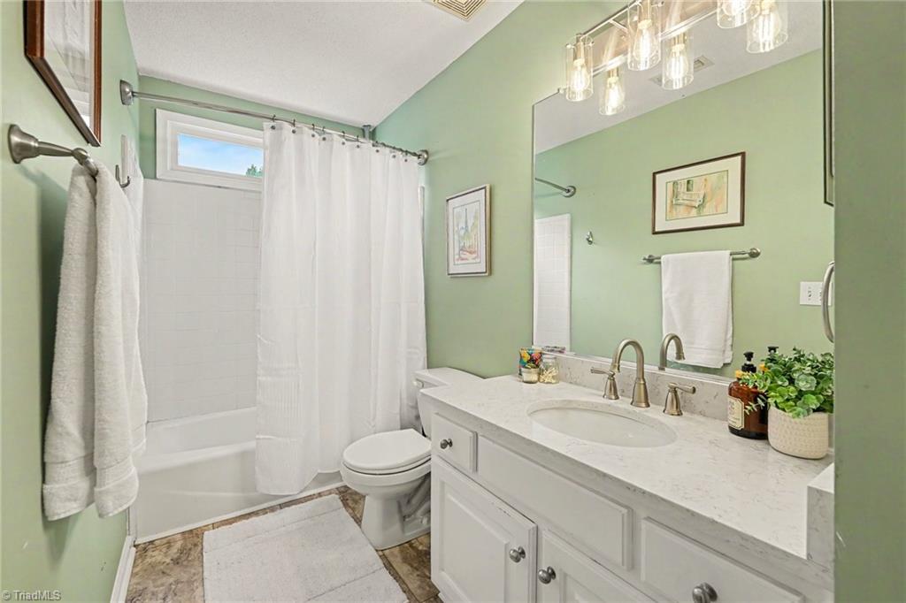 3116 Southhampton Drive Property Photo 11