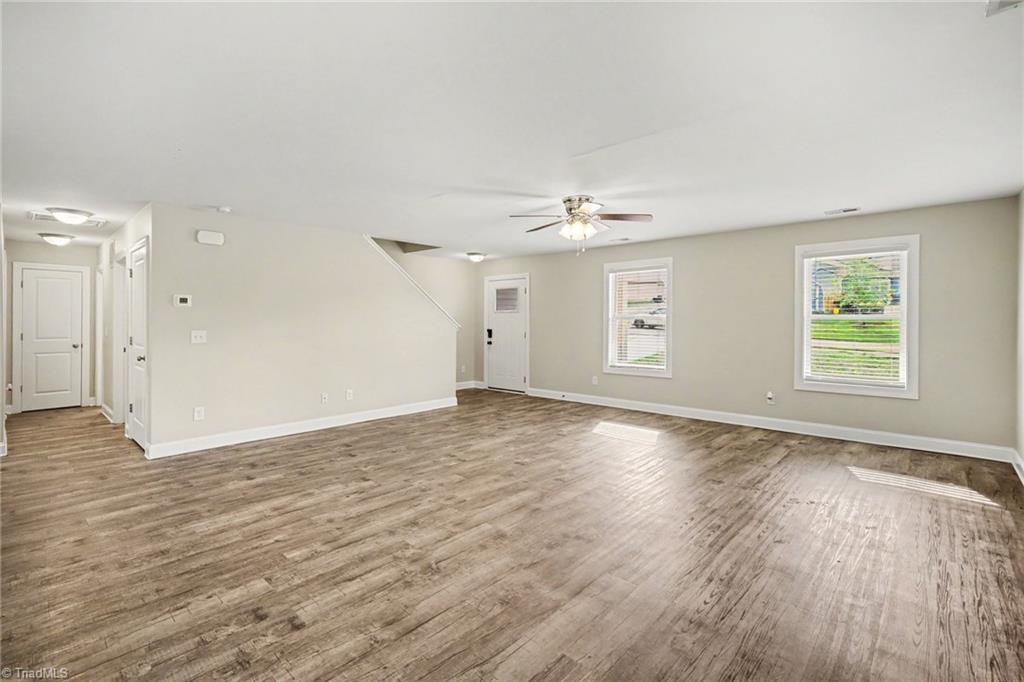 1462 Mayfair Drive Property Photo 3
