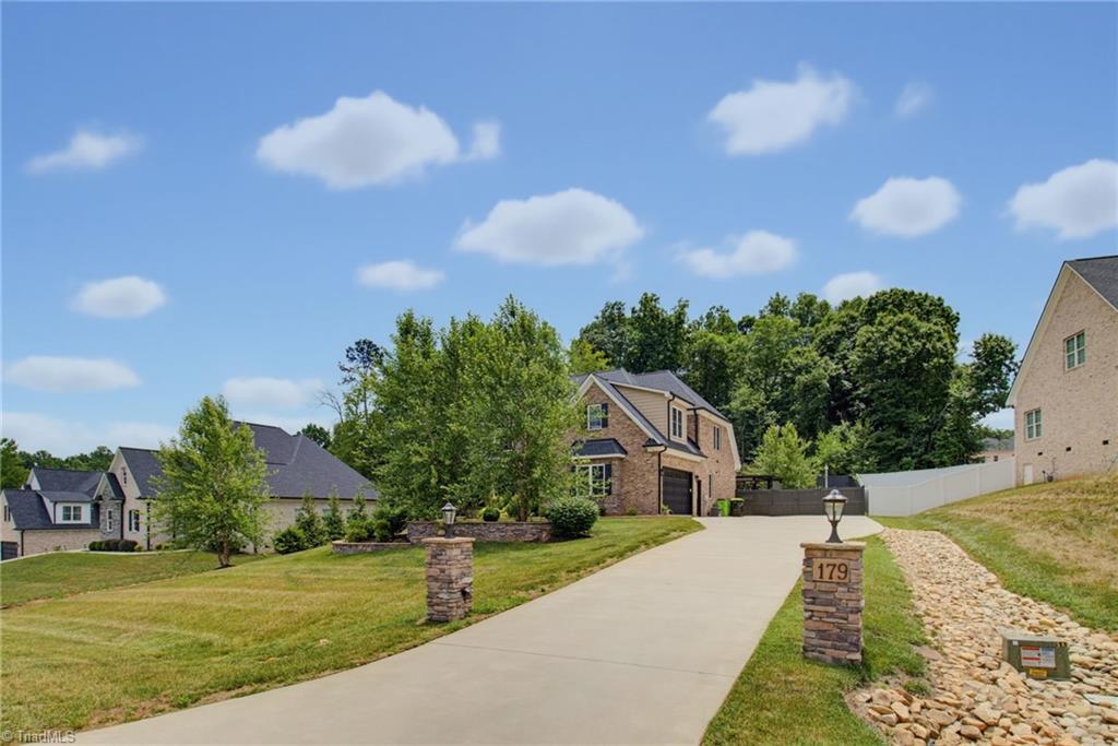 179 Pipers Ridge West Property Photo 2