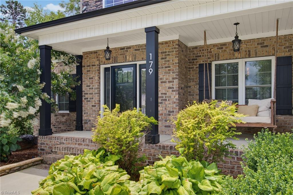 179 Pipers Ridge West Property Photo 3