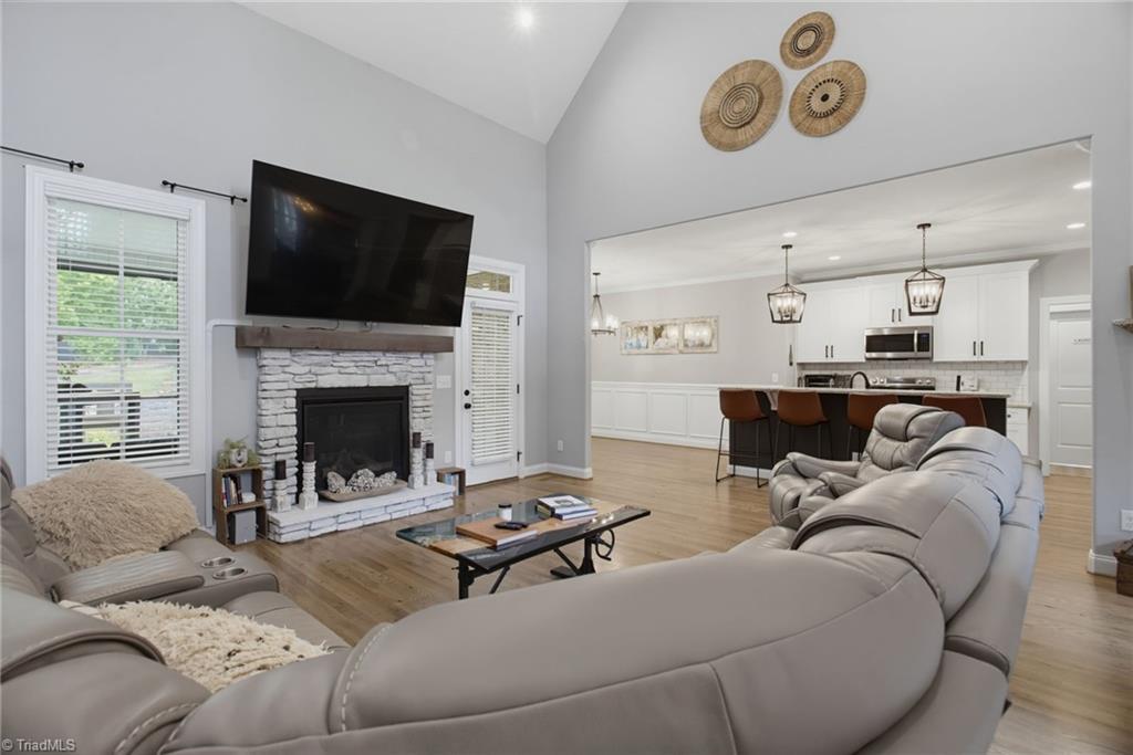 179 Pipers Ridge West Property Photo 8