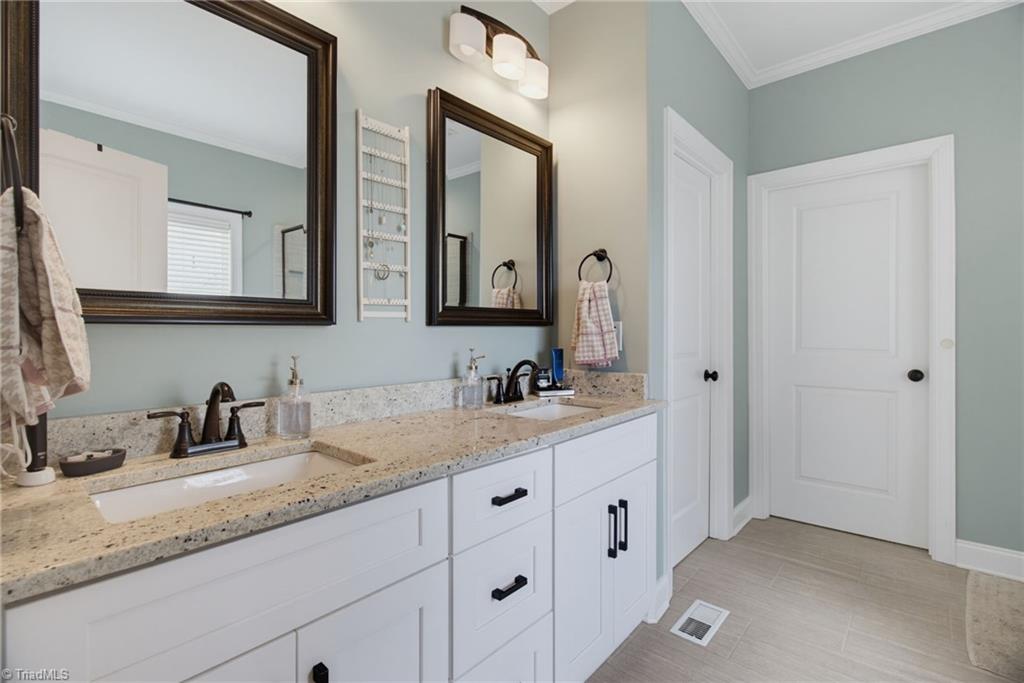 179 Pipers Ridge West Property Photo 19
