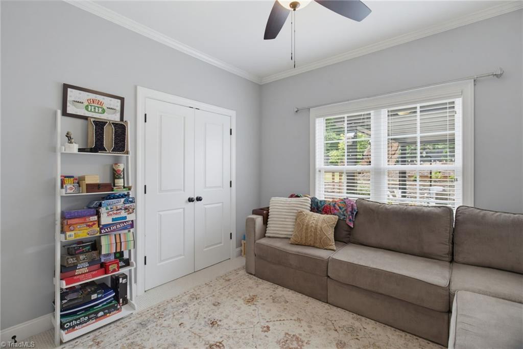 179 Pipers Ridge West Property Photo 22