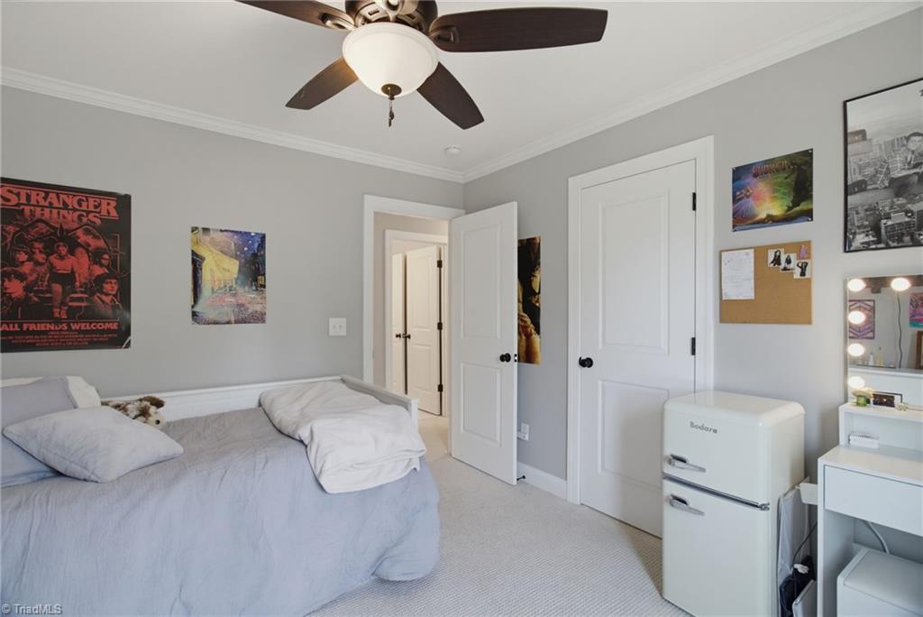 179 Pipers Ridge West Property Photo 25