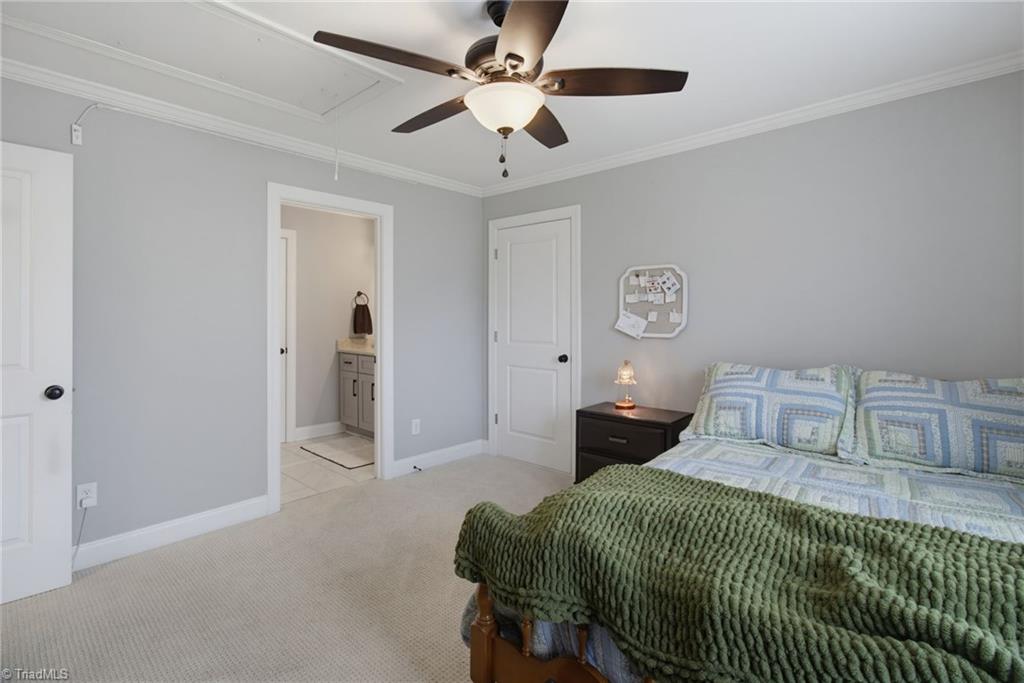 179 Pipers Ridge West Property Photo 31