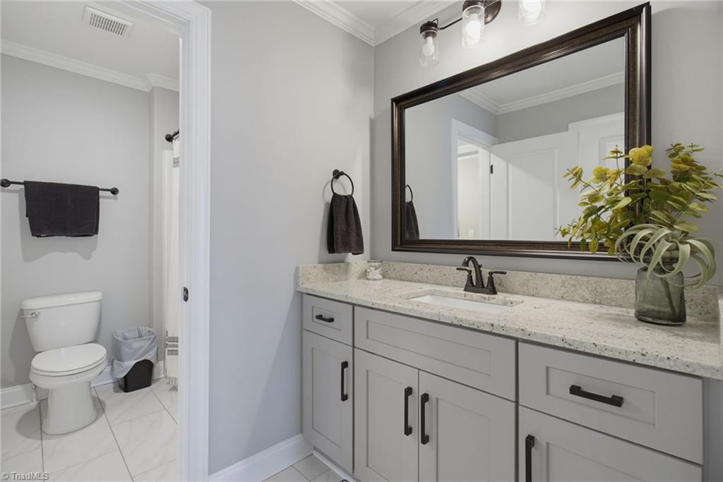 179 Pipers Ridge West Property Photo 32